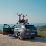 Partir en vacances en voiture électrique depuis la Belgique : conseils pratiques pour les familles